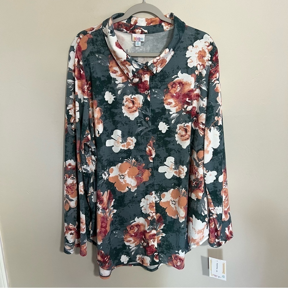 NWT Lularoe Valentina Long Sleeve Button Up Green Floral Shirt size 3XL